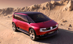 Renault E-Space: возвращение к истокам минивэностроения на новом уровне технологий