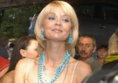 Сверху вниз: почему Юлия Меньшова ушла с телевидения