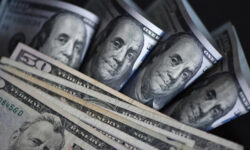 «Занимательная нищета олигархов»: Российские богачи потеряли $24 млрд — почему их это не пугает