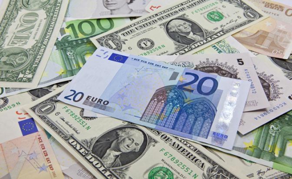 Эксперт сделал прогноз курса доллара в сентябре и до конца года