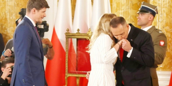 Эксперт сделала прогноз курса доллара на фоне новостей о встрече Путина и Трампа