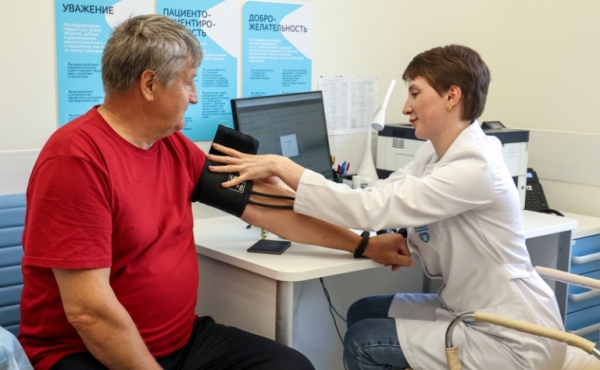 Говорите громче! Почему с возрастом постепенно ухудшается слух и что делать