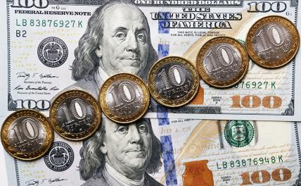 Почему доллар падает к рублю, несмотря на нефть? Перевесили другие факторы