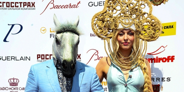 Россиян предупредили о смертельной опасности мытья головы в салоне красоты Россиян предупредили о смертельной опасности мытья головы в салоне красоты